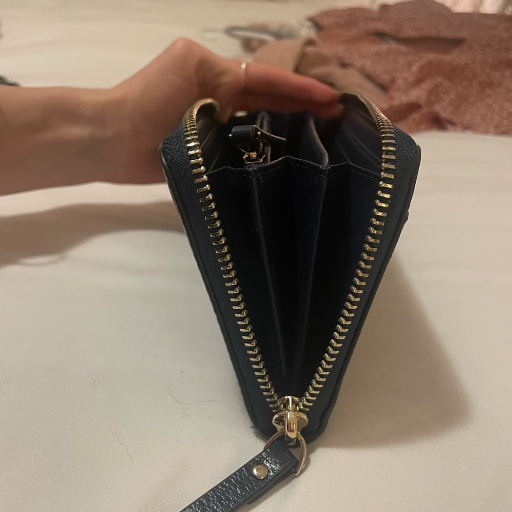 Kate Spade Large Wallet - Picture 4 of 4